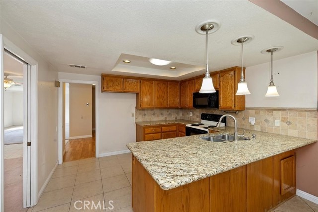 27580 Charlestown Drive, Menifee CA: https://media.crmls.org/medias/550a6643-f7ca-4ffc-872f-6b11b293fb0c.jpg