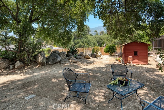 430 N Canyon Boulevard, Monrovia CA: https://media.crmls.org/medias/550adec2-2a34-4ac0-a5a7-9afa246a049e.jpg