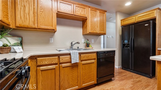 Detail Gallery Image 15 of 36 For 592 Desiree Ln, Chico,  CA 95973 - 4 Beds | 2 Baths