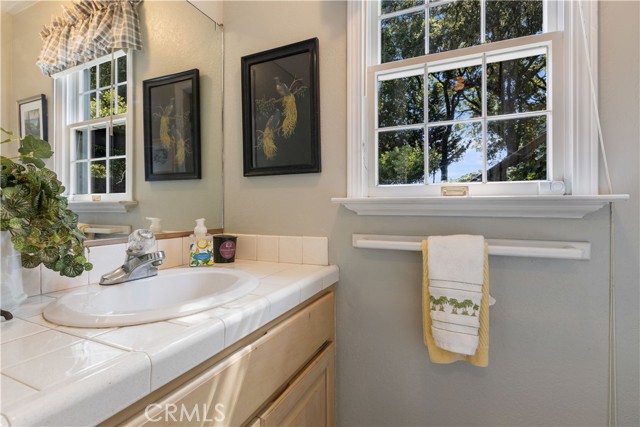 1940 Westlake Drive, Kelseyville CA: https://media.crmls.org/medias/550b2c9c-ff42-4655-a72d-c44aab057c31.jpg
