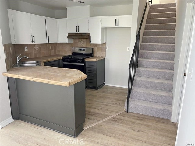 13750 Hubbard Street, Sylmar CA: https://media.crmls.org/medias/550b6248-978f-4f3f-b5f7-75a158c142a4.jpg