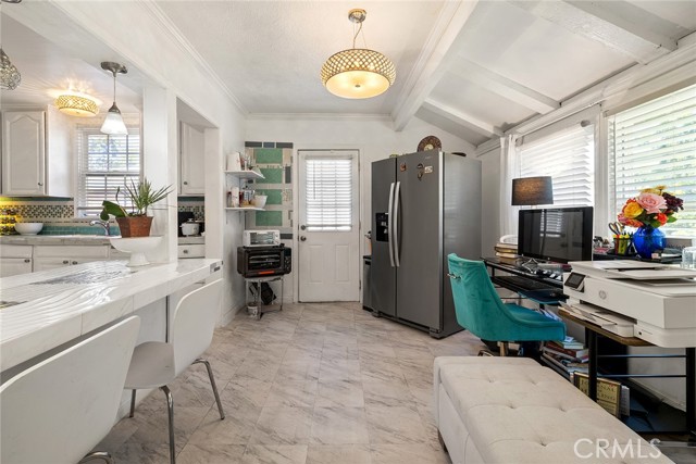 17600 Runnymede Street, Lake Balboa CA: https://media.crmls.org/medias/550bc068-7aa3-4f2f-b58a-b066ae320a1d.jpg