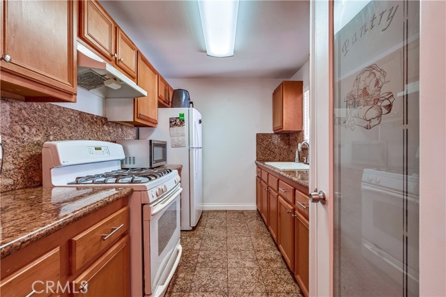 8990 19th Street, Rancho Cucamonga CA: https://media.crmls.org/medias/550cb5dc-8090-488c-a0a0-376d9535f492.jpg
