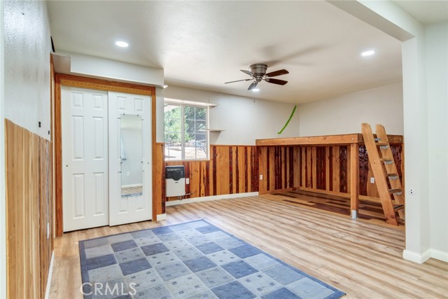 Image 18 of 66 For 39065 Oak Glen Road