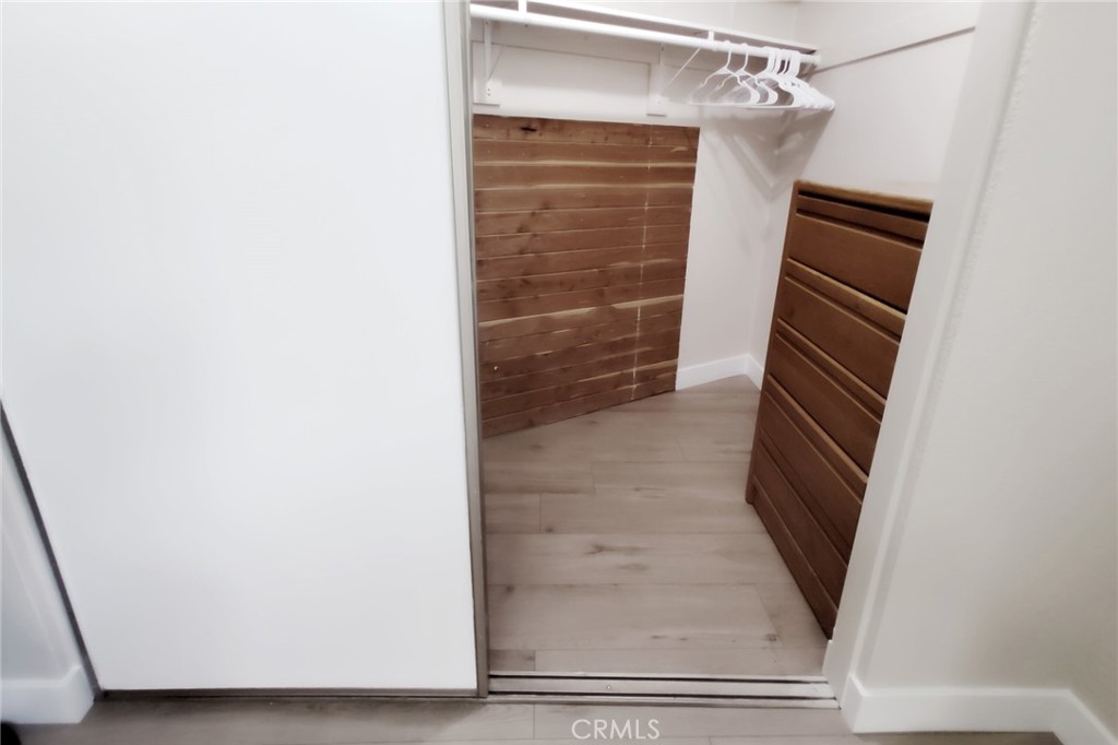 https://media.crmls.org/medias/550d02e2-ba26-428e-bd54-015631fd13c5.jpg?preset=X-Large