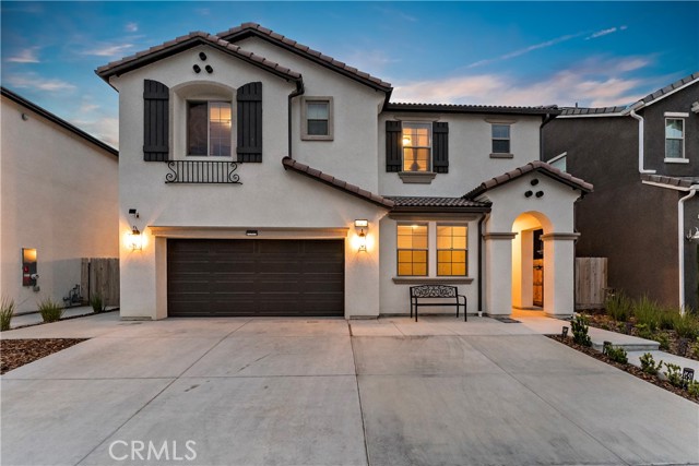 Detail Gallery Image 1 of 28 For 11473 N via Campagna Dr, Fresno,  CA 93730 - 5 Beds | 3/1 Baths