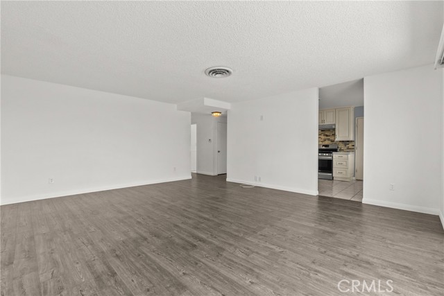 Detail Gallery Image 6 of 29 For 11625 Hunnewell, Sylmar,  CA 91342 - 3 Beds | 2 Baths