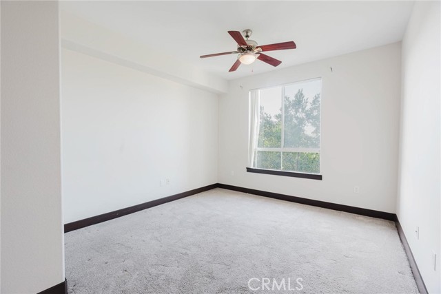 24595 Town Center Drive, Valencia CA: https://media.crmls.org/medias/550dd856-a25a-4e12-a9c6-88caf09705be.jpg