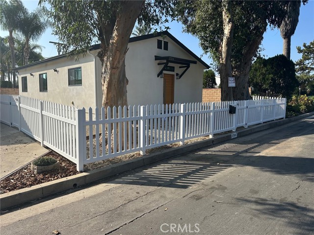 Detail Gallery Image 2 of 16 For 17314 Ludlow St, Granada Hills,  CA 91344 - 3 Beds | 2 Baths