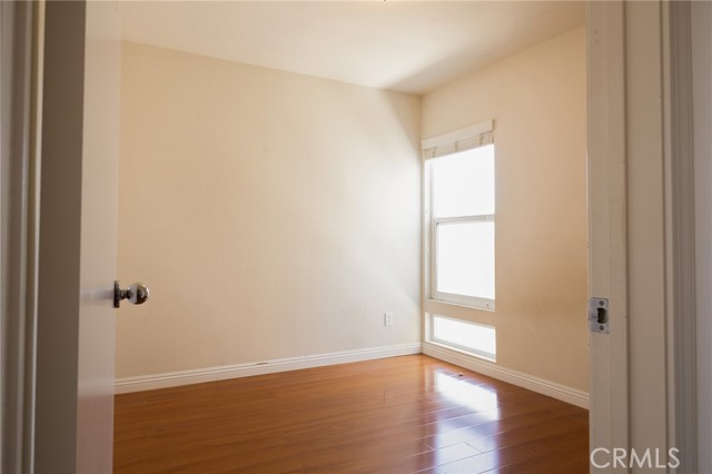 13707 S Budlong Avenue, Gardena CA: https://media.crmls.org/medias/550f7b6b-bda4-435c-aac2-d23cab851b4a.jpg