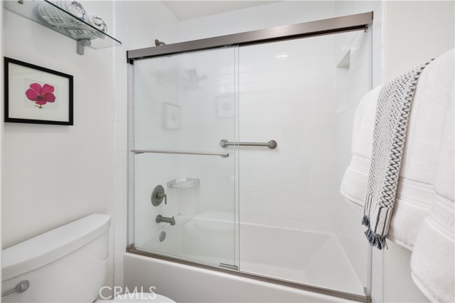 555 Esplanade, Redondo Beach, California 90277, 2 Bedrooms Bedrooms, ,2 BathroomsBathrooms,Residential,For Sale,Esplanade,SB25176397