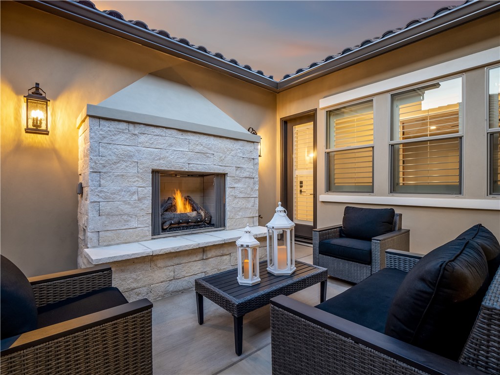 Detail Gallery Image 5 of 64 For 2315 W Dovewood Ln, Fresno,  CA 93711 - 5 Beds | 3/1 Baths