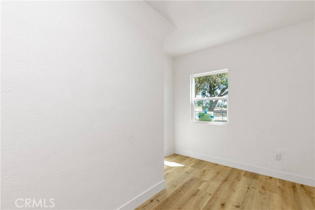 30985 Reservoir Avenue, Nuevo CA: https://media.crmls.org/medias/55114380-dc18-43a5-9b2a-d8a13ef417ca.jpg