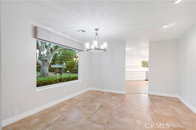 Detail Gallery Image 22 of 74 For 2755 W Avenue, Palmdale,  CA 93551 - 5 Beds | 3/1 Baths