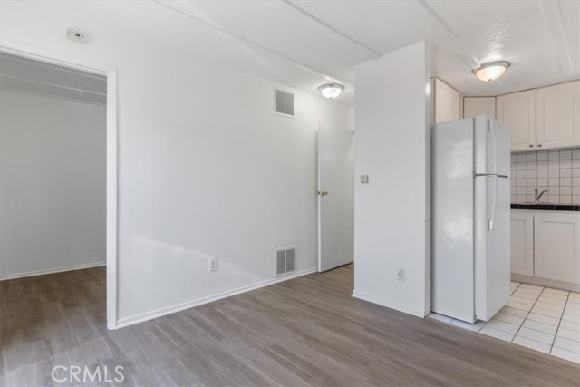 18713 Vanowen Street, Reseda CA: https://media.crmls.org/medias/5511b580-8670-43d4-bdb0-932b9e983619.jpg