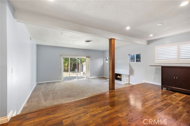 Detail Gallery Image 6 of 24 For 9813 Rhea, Northridge,  CA 91324 - 4 Beds | 2 Baths