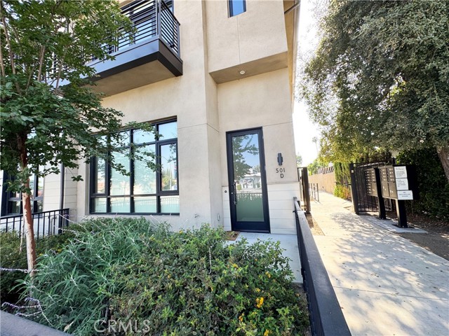 501 N Santa Anita Unit: D