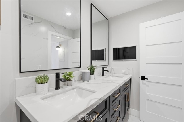 Detail Gallery Image 16 of 44 For 1140 E Ocean Blvd #141,  Long Beach,  CA 90802 - 1 Beds | 1 Baths