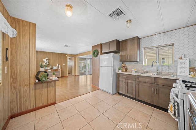 Detail Gallery Image 5 of 15 For 1441 Paso Real Ave #237,  Rowland Heights,  CA 91748 - 2 Beds | 2 Baths
