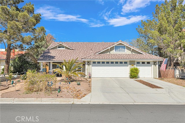 Detail Gallery Image 1 of 50 For 26534 Topsail Ln, Helendale,  CA 92342 - 3 Beds | 2 Baths