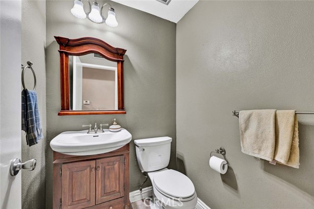 Detail Gallery Image 14 of 28 For 14211 Cherrywood, Tustin,  CA 92780 - 4 Beds | 2/1 Baths