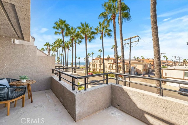 Detail Gallery Image 2 of 21 For 1200 Pacific Coast #325,  Huntington Beach,  CA 92648 - 1 Beds | 1 Baths