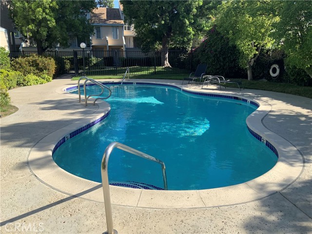 Detail Gallery Image 45 of 45 For 9917 Independence Ave #C,  Chatsworth,  CA 91311 - 2 Beds | 2 Baths