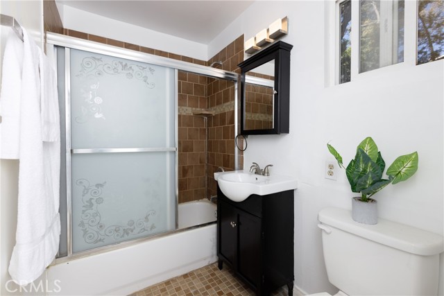 Detail Gallery Image 13 of 18 For 712 S Old Toll, Twin Peaks,  CA 92391 - 2 Beds | 2 Baths