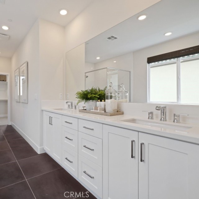 Detail Gallery Image 19 of 36 For 24167 Camino La Tinta, Valencia,  CA 91354 - 4 Beds | 4 Baths