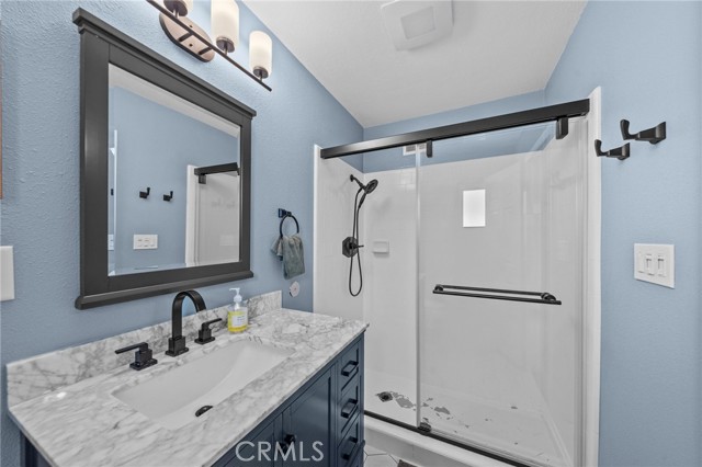 222 Phlox Avenue, Redlands CA: https://media.crmls.org/medias/5517ca0d-04a1-4844-974f-007cba9823fb.jpg