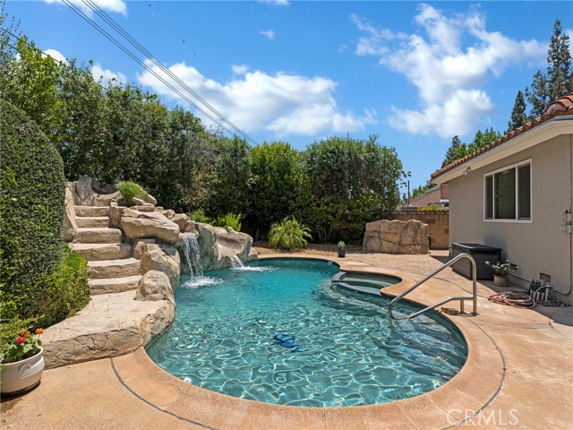 11122 Yolanda Avenue, Porter Ranch CA: https://media.crmls.org/medias/5517f7cd-e22b-4389-bf73-7338d4cdc080.jpg
