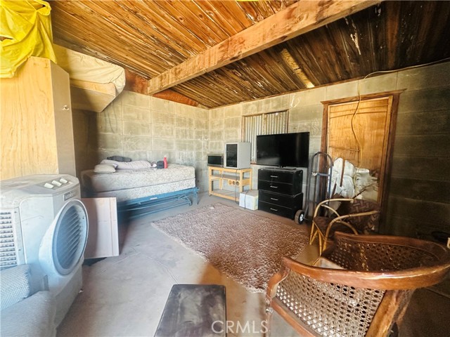 13454 Gabriel Road, Victorville CA: https://media.crmls.org/medias/55184992-5b04-4555-88de-15ff7890de6b.jpg