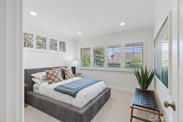 1056 Madison Place, Laguna Beach CA: https://media.crmls.org/medias/5518b2e2-cf48-430f-9413-9fe239630ca9.jpg
