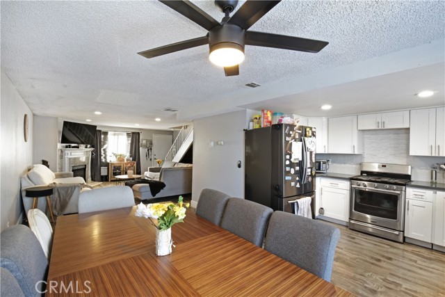 Detail Gallery Image 11 of 37 For 16126 Cornuta Ave #111,  Bellflower,  CA 90706 - 3 Beds | 2 Baths