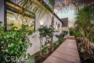 Detail Gallery Image 5 of 72 For 1145 S Longwood, Los Angeles,  CA 90019 - 4 Beds | 3 Baths