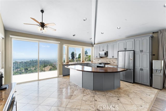 918 Reposado Drive, La Habra Heights CA: https://media.crmls.org/medias/551998c0-1d85-4bb2-8b6f-d33c6ae69408.jpg
