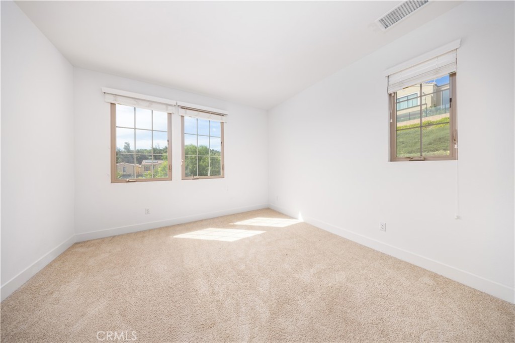 MLS #OC25171450 img 19