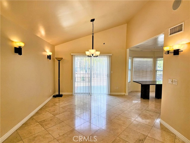 Detail Gallery Image 5 of 30 For 18521 Calle Vista Cir, Porter Ranch,  CA 91326 - 5 Beds | 4 Baths