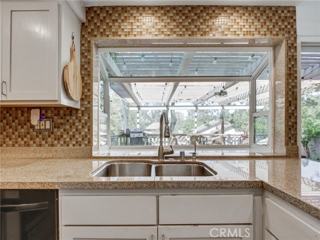 Detail Gallery Image 12 of 29 For 6587 E via Fresco, Anaheim Hills,  CA 92807 - 3 Beds | 3 Baths