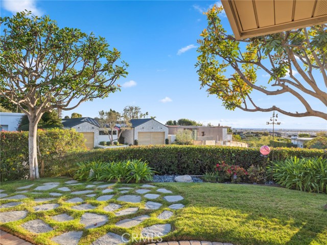 Detail Gallery Image 36 of 39 For 707 Malabar Dr, Corona Del Mar,  CA 92625 - 3 Beds | 2 Baths