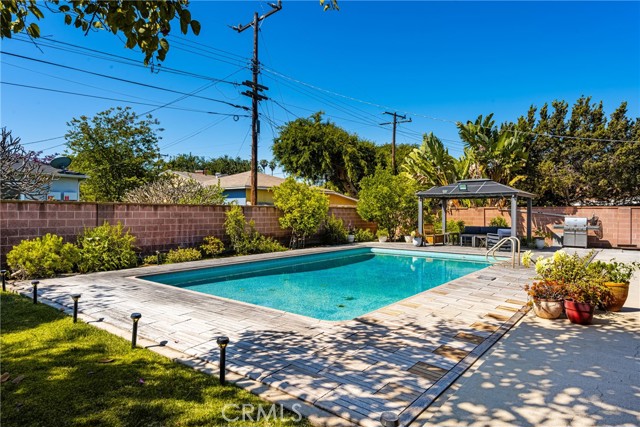 1006 W Pioneer Drive, Anaheim CA: https://media.crmls.org/medias/551d54ae-57b0-4e23-9b70-3d852dbcb63c.jpg