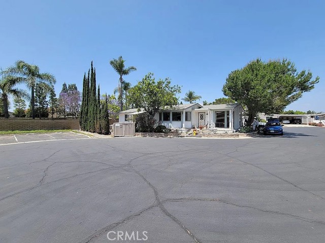18 Tahquitz Court, Camarillo CA: https://media.crmls.org/medias/551df091-c2f7-4ede-b255-d5e1dddd4cda.jpg