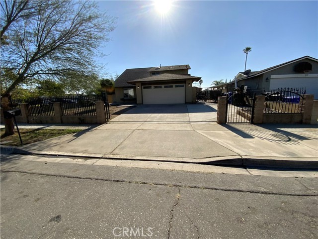 Detail Gallery Image 3 of 55 For 17565 Mesa Ave, Fontana,  CA 92336 - 4 Beds | 2/1 Baths