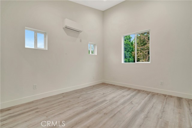 19513 Cantara Street photo 55