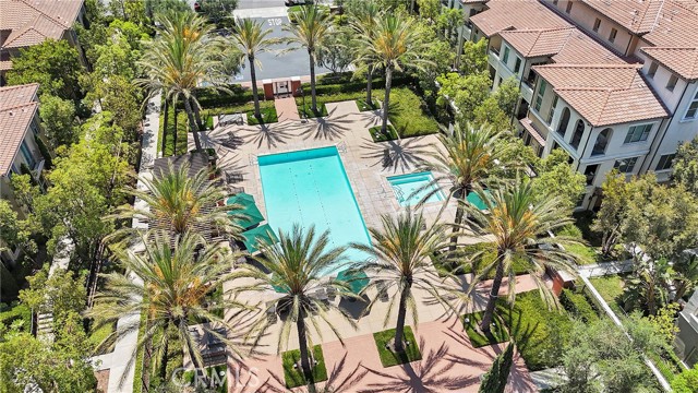 58 Origin, Irvine CA: https://media.crmls.org/medias/552106b6-0ef5-4e8e-9e0d-339aeaefcfd3.jpg