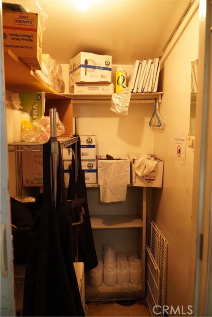 124 E Lincoln Ave, Orange CA: https://media.crmls.org/medias/55217bdd-bc1c-402e-bde3-92b8b3f778a0.jpg