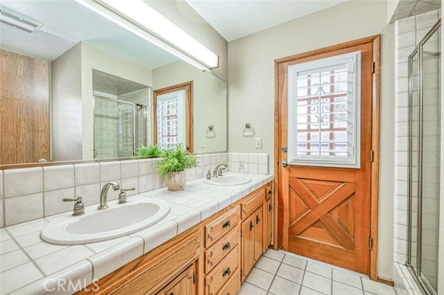 6442 N Gentry Avenue, Fresno CA: https://media.crmls.org/medias/5522f560-deaa-44f7-bcde-4c6ebc2fb9d3.jpg