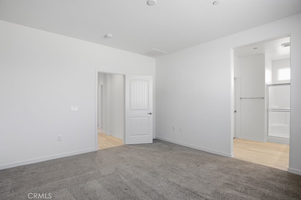 https://media.crmls.org/medias/5523122f-e98a-4de9-8103-c7d6b14a889f.jpg?preset=X-Large
