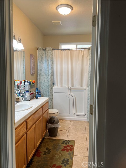 Detail Gallery Image 10 of 34 For 7090 Emerald St, Chowchilla,  CA 93610 - 3 Beds | 2 Baths