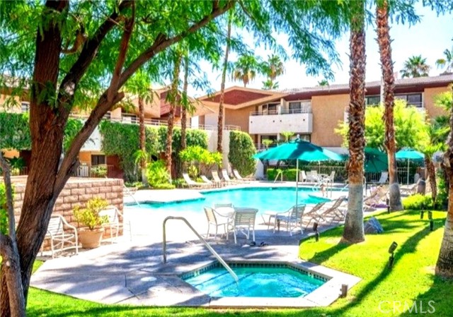 Detail Gallery Image 3 of 13 For 467 S Calle El Segundo #D3,  Palm Springs,  CA 92262 - 1 Beds | 1 Baths